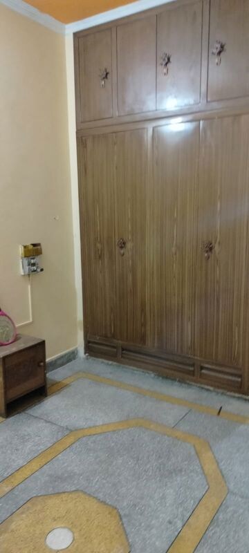 Bathroom in 1 BHK Builder Floor at Vasundhara Sector 3 – for Sale