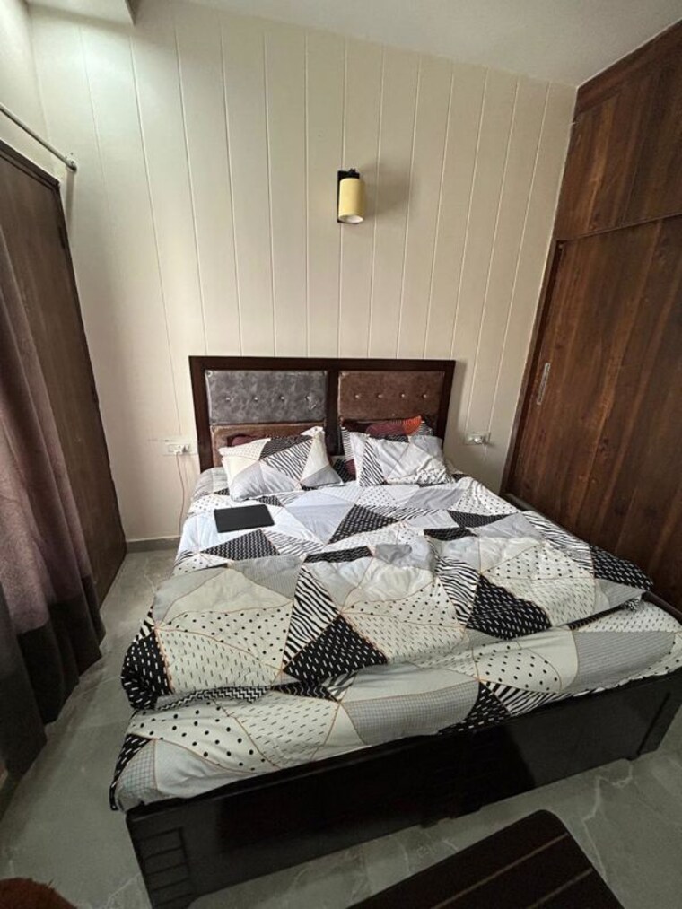 Bedroom, kharar 1 Bedroom 110 Sq.Ft. Apartment In Kharar Mohali 10053509