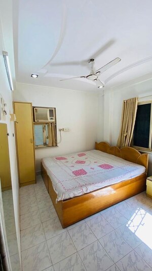 Bedroom in 2.5 BHK Apartment at Nirman CHS Malad West, Malad West – for Rent