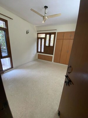 Room in 3 BHK Apartment at Dwarka – for Rent