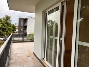 Balcony in 4 BHK Builder Floor at Omaxe Silver Birch, North Mullanpur – for Rent