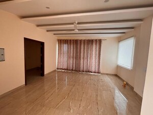 Bedroom in 4 BHK Builder Floor at Omaxe Silver Birch, North Mullanpur – for Rent