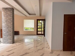 Room in 4 BHK Builder Floor at Omaxe Silver Birch, North Mullanpur – for Rent