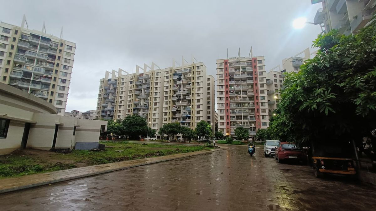 3 BHK + Pooja Room,Servant Room,Store Room Apartment For Rent in Katraj