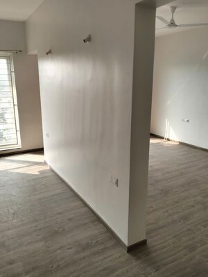 Room in 4 BHK Apartment at Goel Ganga Legend, Bavdhan – for Rent