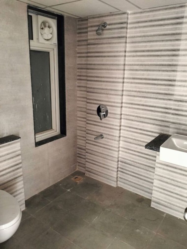 Bathroom, goel-ganga-legend 4 Bedroom 2200 Sq.Ft. Apartment In Bavdhan Pune 10053587