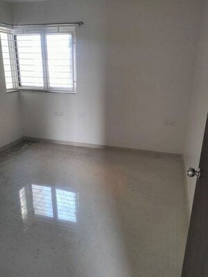Room in 4 BHK Apartment at Goel Ganga Legend, Bavdhan – for Rent