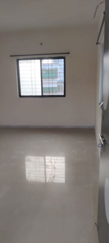 Room in 1 BHK Apartment at Tingre Nagar – for Rent