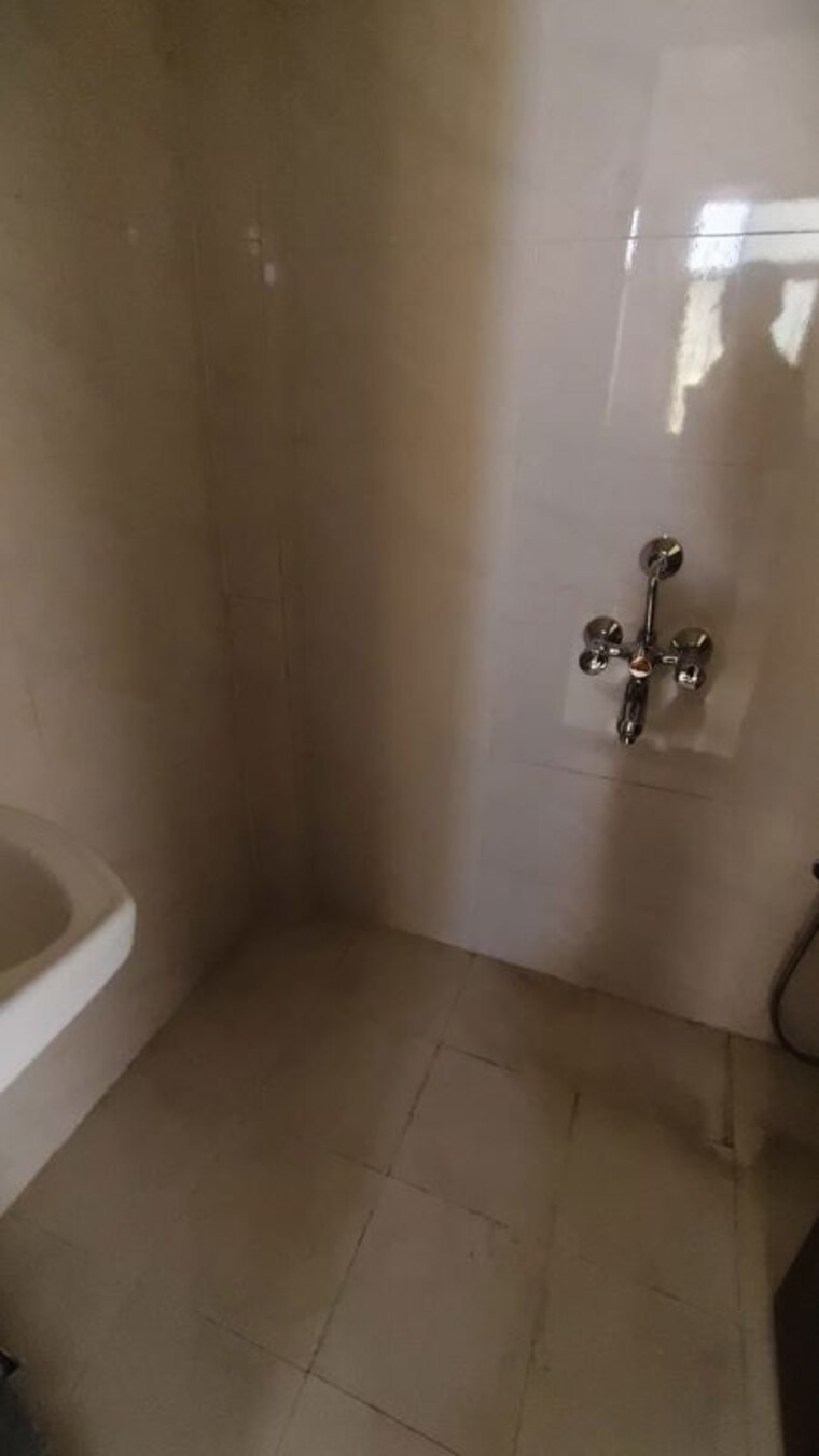 Bathroom, dgs-sheetal-hira 1 Bedroom 610 Sq.Ft. Apartment In Malad East Mumbai 10053611