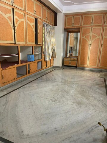 Room in 4 BHK Villa at Maruthi Nagar – for Rent