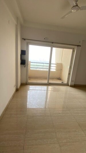 Room in 3 BHK Apartment at ATS Dolce, Zeta I Greater Noida – for Sale