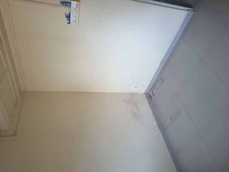 Room, kurla west 1 Bedroom 300 Sq.Ft. Apartment In Kurla West Mumbai 10053638