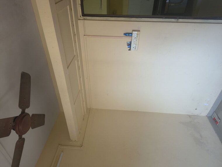 Room, kurla west 1 Bedroom 300 Sq.Ft. Apartment In Kurla West Mumbai 10053638