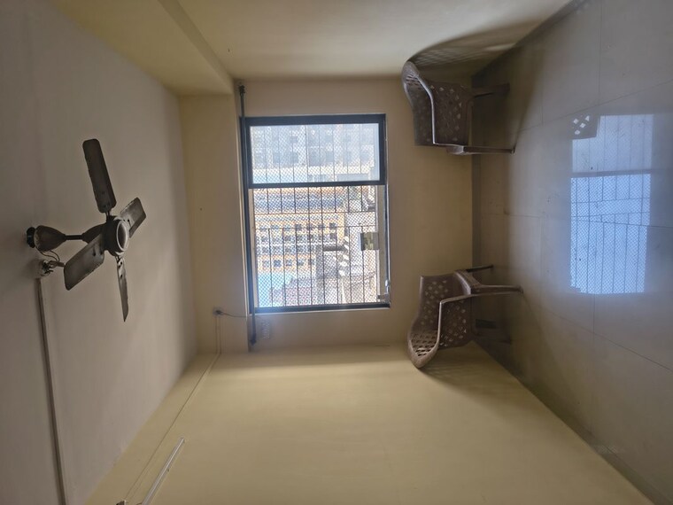 Room, kurla west 1 Bedroom 300 Sq.Ft. Apartment In Kurla West Mumbai 10053638