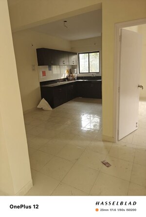 Room in 2 BHK Apartment at Pethkar Samrajya, Kothrud – for Rent