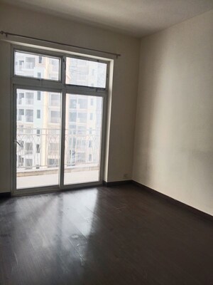 Room in 3 BHK Apartment at Saya Zion, Sector 4 Greater Noida – for Rent