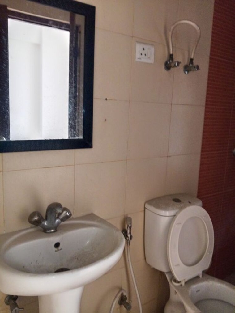 Bathroom, saya-zion 3 Bedroom 1660 Sq.Ft. Apartment In Sector 4 Greater Noida Greater Noida 10053699
