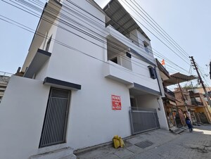 Staircase in  Shop at Amwala Karanpur – for Rent