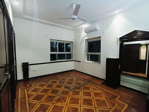 Kitchen in 2.5 BHK Apartment at Evergreen CHS Malabar Hill, Malabar Hill – for Rent