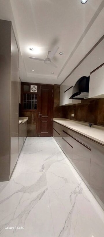 Kitchen in 3 BHK Builder Floor at Sector 45 – for Rent