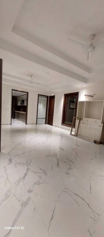 3 BHK Builder Floor For Rent in Sector 45