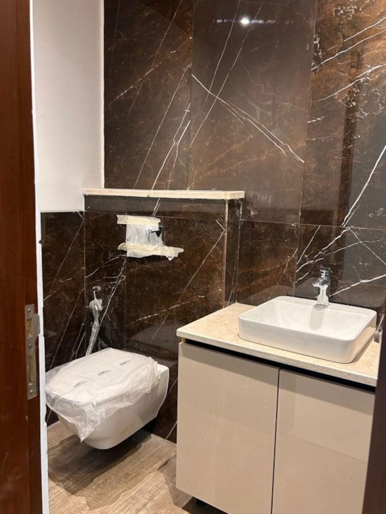 Attached Bathroom, sector 45 3 Bedroom 2200 Sq.Ft. Builder Floor In Sector 45 Gurgaon 10053778