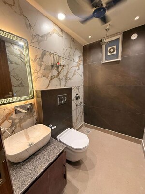 Team Area in 3 BHK Builder Floor at Fateh Nagar – for Sale