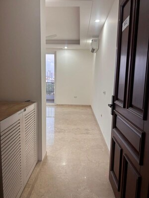 Building Lobby in 3 BHK Apartment at Sector 52 – for Rent