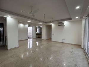 3 BHK Apartment For Rent in Sector 52