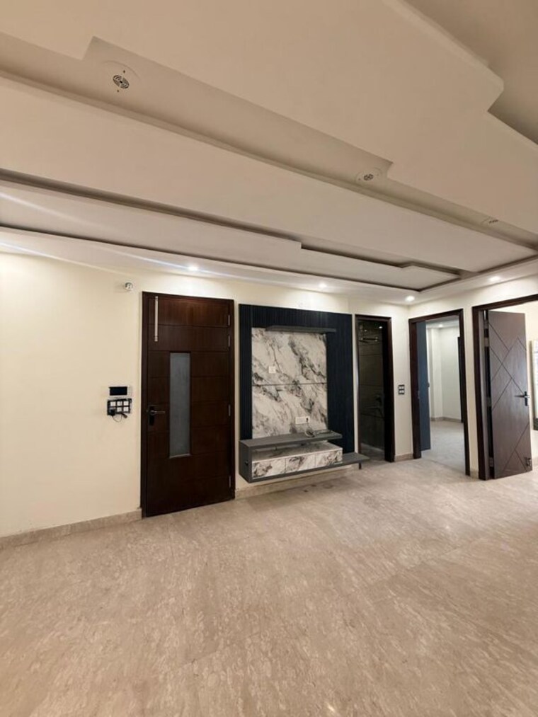 Room, vishnu garden 3 Bedroom 1100 Sq.Ft. Builder Floor In Vishnu Garden Delhi 10053799