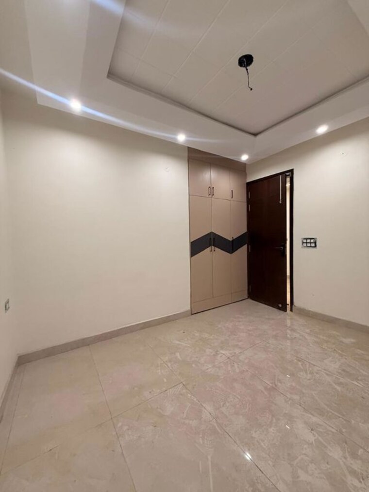 Room, vishnu garden 3 Bedroom 1100 Sq.Ft. Builder Floor In Vishnu Garden Delhi 10053799