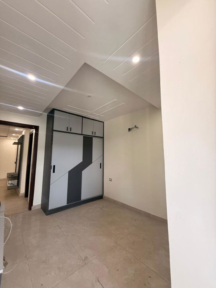 Room, vishnu garden 3 Bedroom 1100 Sq.Ft. Builder Floor In Vishnu Garden Delhi 10053799