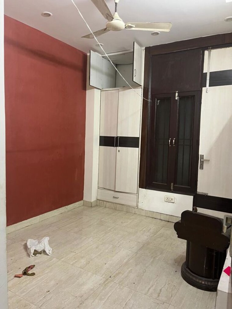 Room, vasundhara sector 5 2 Bedroom 80 Sq.Yd. Builder Floor In Vasundhara Sector 5 Ghaziabad 10053809
