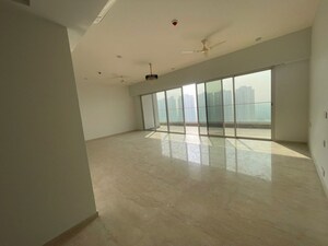 Room in 3 BHK Apartment at Paras Tierea, Sector 137 – for Rent