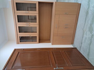 Furnished Amenities in 3 BHK Builder Floor at Chittaranjan Park – for Sale