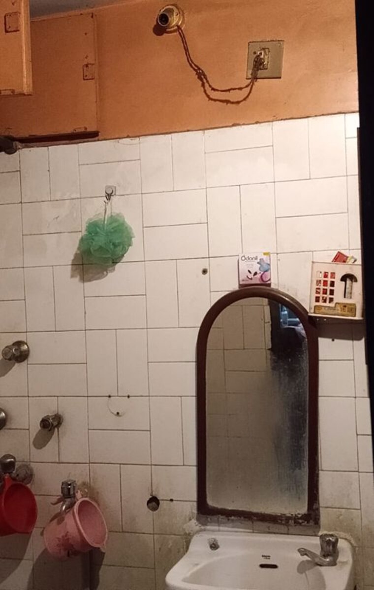 Bathroom, ballygunge 2 Bedroom 700 Sq.Ft. Apartment In Ballygunge Kolkata 10053831