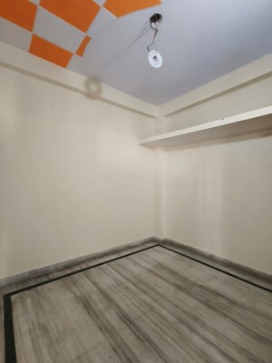 Room in 2 BHK Builder Floor at Vaishali Sector 3 – for Rent