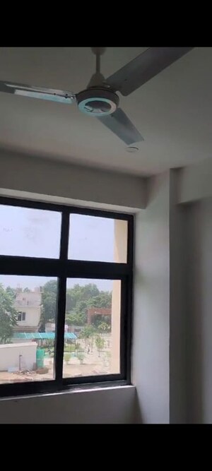 Room in 2 BHK Apartment at Chinhat – for Rent