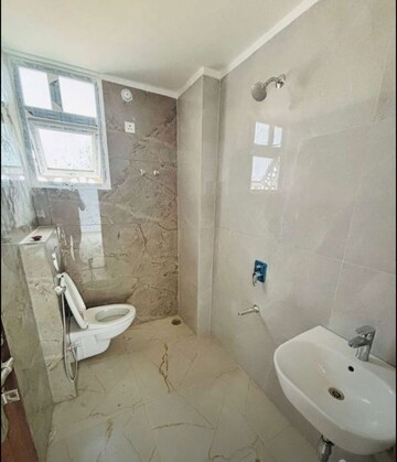 Bathroom in 3 BHK Apartment at Ahmamau – for Rent