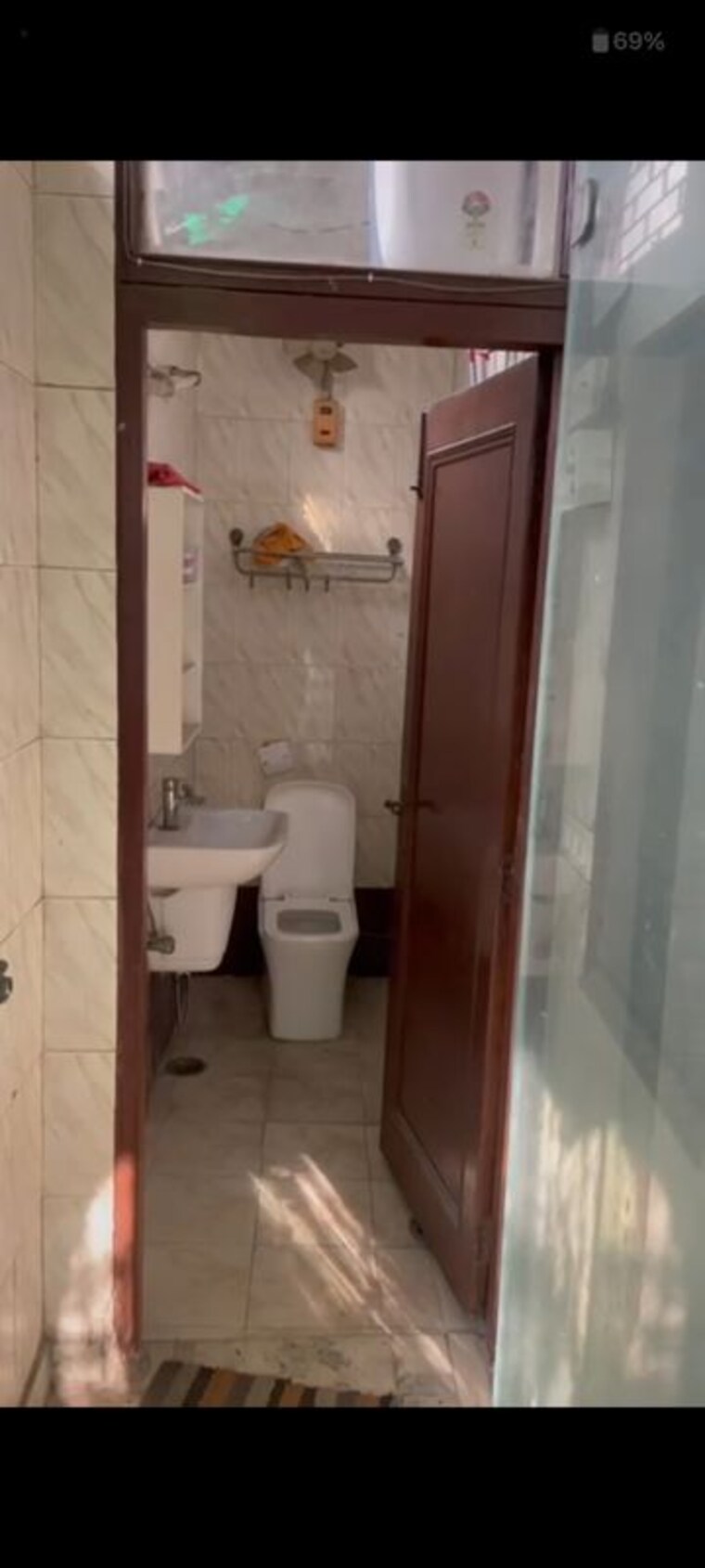 Bathroom, safdarjung enclave 3 Bedroom 125 Sq.Yd. Builder Floor In Safdarjung Enclave Delhi 10053874