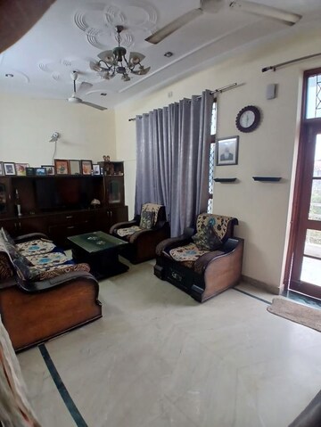 2 BHK Builder Floor For Rent in Sector 23a