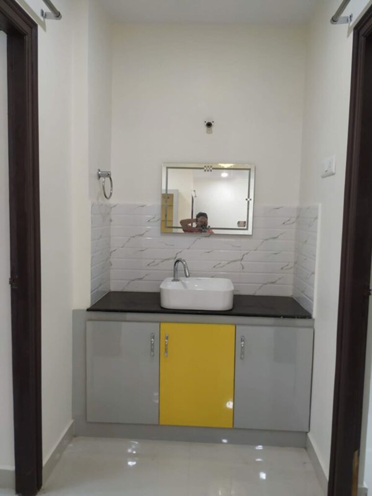 Bathroom, kondapur 3 Bedroom 1950 Sq.Ft. Builder Floor In Kondapur Hyderabad 10053888