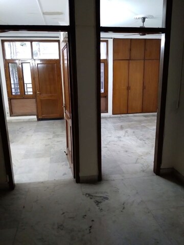 Room in 3 BHK Builder Floor at Lajpat Nagar 4 – for Rent