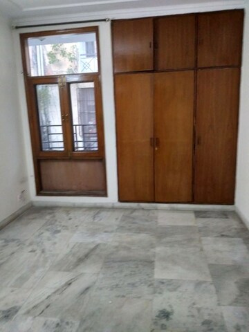 Room in 3 BHK Builder Floor at Lajpat Nagar 4 – for Rent