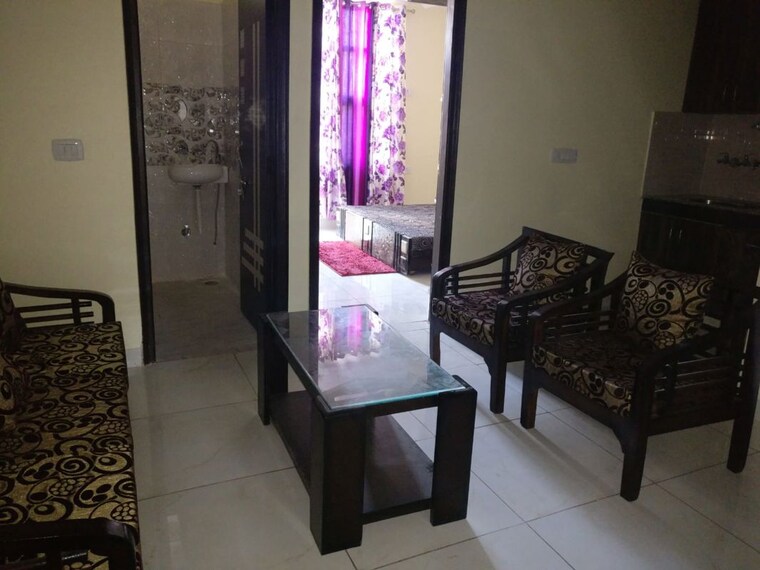 Living Room, sector 15 2 Bedroom 1000 Sq.Ft. Builder Floor In Sector 15 Gurgaon 10053904