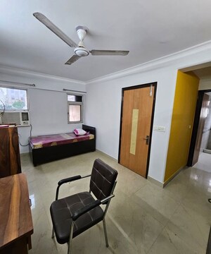Studio Builder Floor For Rent in Kailash Colony