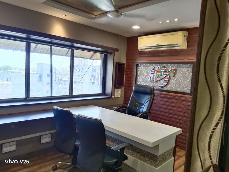 Team Area, sayajigunj Commercial Office Space 600 Sq.Ft. In Sayajigunj Vadodara 10053964