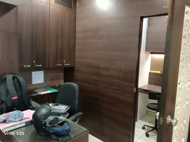 Team Area, sayajigunj Commercial Office Space 600 Sq.Ft. In Sayajigunj Vadodara 10053964