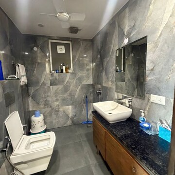 Team Area in 3 BHK Apartment at MVL IPark, Sector 16 – for Rent