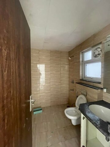 Bathroom in 3 BHK Villa at BPTP Amstoria, Sector 102 – for Rent